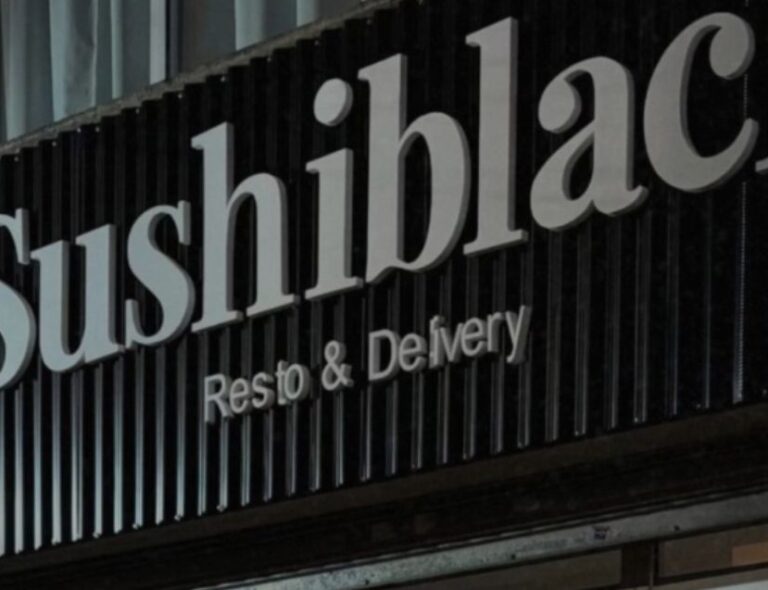 sushi black